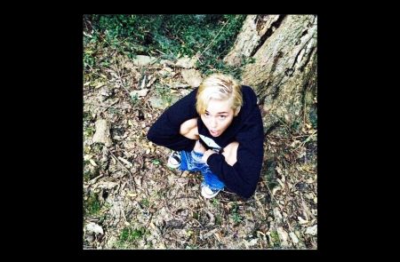 Miley Cyrus lässt der Natur in der Natur ihren Lauf