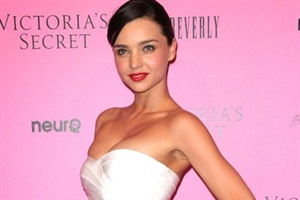 Miranda Kerr macht sich für Victoria