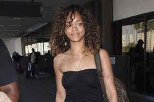 Rihanna: Nacktfoto-Verbot von Mama