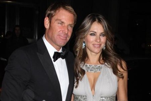 Elizabeth Hurley prophezeit chaotische Zukunft