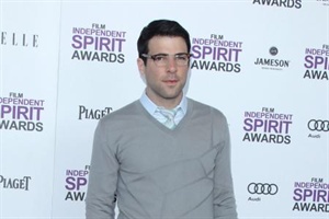 Zachary Quinto bestätigt Beziehung mit 