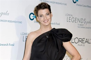 Linda Evangelista ist wieder Single